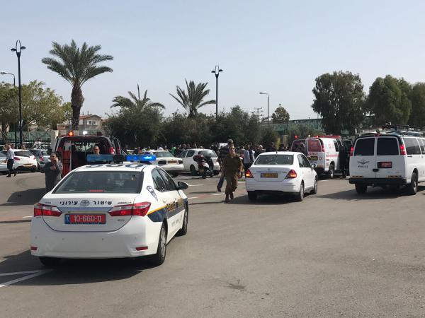 עכו: זריקת אבנים לעבר אזרחים סמוך לחוף הים