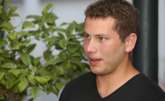 אחרי שעבד כמלצר- אבנר נתניהו מצא עיסוק חדש