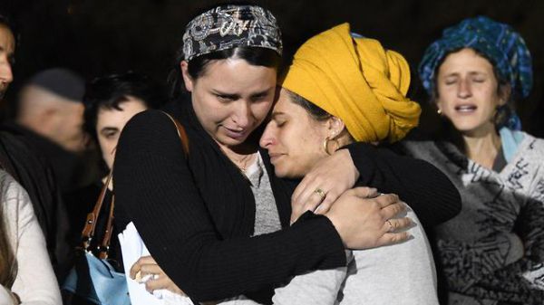 טרגדיה: המורה שנהרג לעיני בנו הובא למנוחות