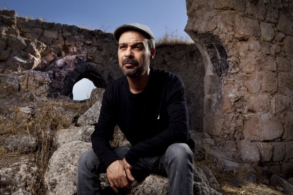 עמיר בניון משתף פעולה עם המפיק של עומר אדם•צפו