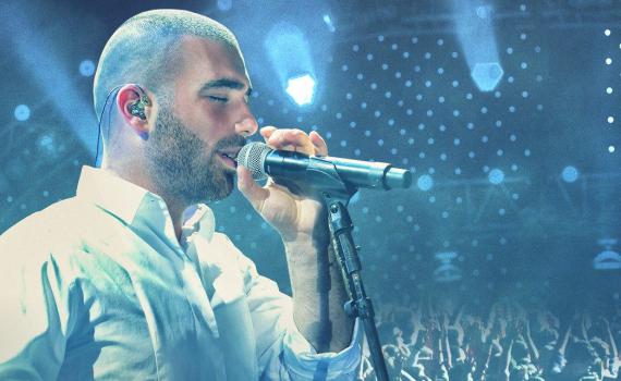 משוגע: תוך שעה עומר אדם שבר שיא מכירות