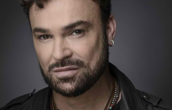 צפו: היוצר הסרוג הלחין דוד ד'אור כתב ושר