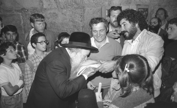 כמה אתם מכירים את פועלו של הרב מאיר יהודה גץ?