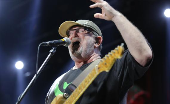 שוב: כוכב להקת "כוורת" קילל את נתניהו ומצביעיו