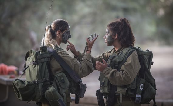 לראשונה: לוחמות קרקל יתפסו קו ביו"ש