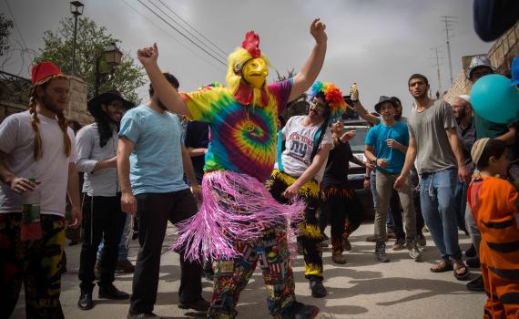 שידור חי: קריאת מגילה ומשתה מישיבת הכותל