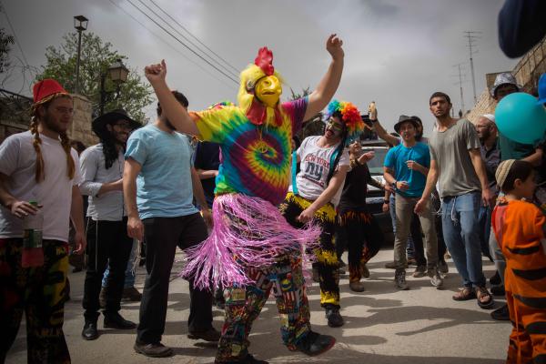 שידור חי: קריאת מגילה ומשתה מישיבת הכותל