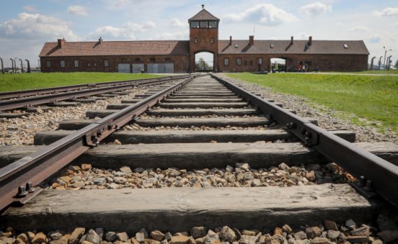 ישראלי נעצר לאחר שהטיל את מימיו במשרפות באושויץ