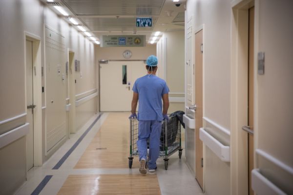 4 בתי חולים הודיעו: לא נמנע ממבקרים להכניס חמץ