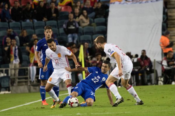 רעייתו של שחקן נבחרת ישראל: "זה מריח רע מאוד"
