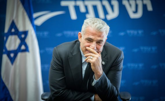 "בוק"; "אחד השוטים": מתקפה רבני, על יאיר לפיד