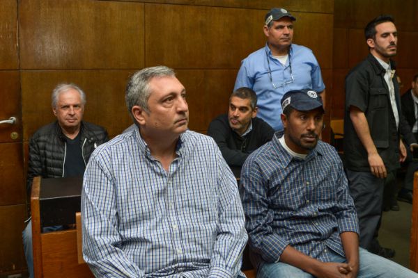 החשודים בתיק 4000 שוחחרו למעצר בית