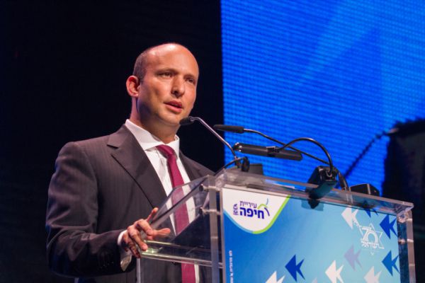 בנט על דברי הרב סדן: לא נכנס להסטריה ולא מגנה