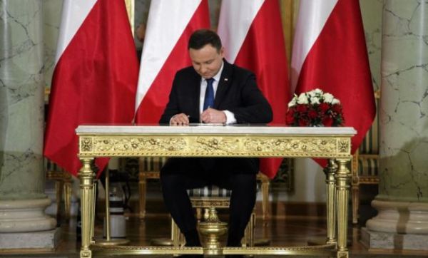 לא רק בישראל: זהו "חוק המרכולים הפולני"