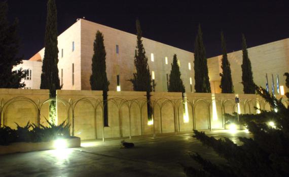 החל ממחר: שביתה בקרב העוזרים המשפטיים