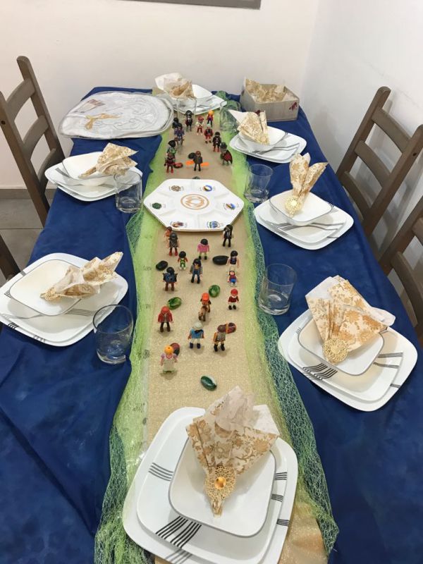 רעיון מדליק לליל הסדר: שולחן יציאת מצרים