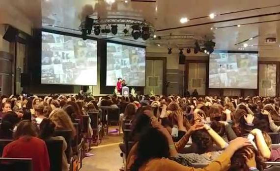 צפו: ברכת הכהנים ההמונית בכנס לימוד התורה לנשים