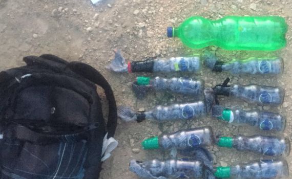 גבול עזה; צה"ל חשף תיק מלא בבקבוקי תבערה