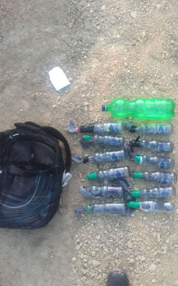 גבול עזה; צה"ל חשף תיק מלא בבקבוקי תבערה