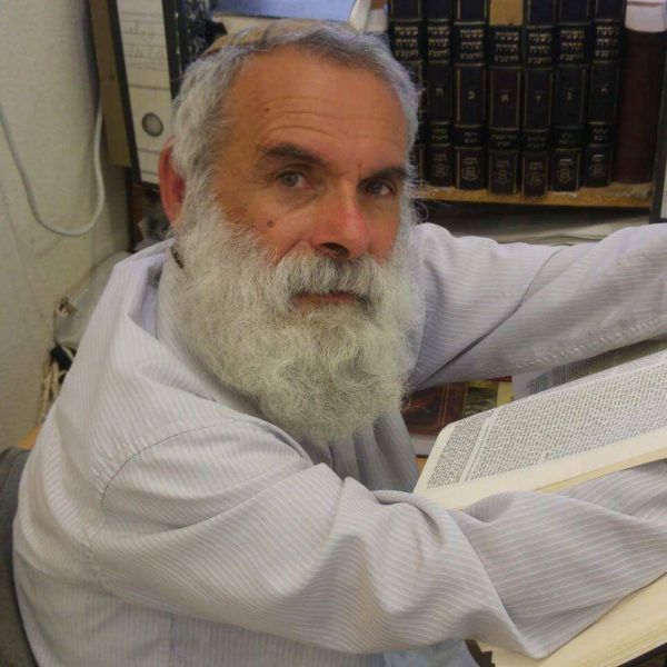 הרב אביחי רונצקי- הקדוש הגיבור