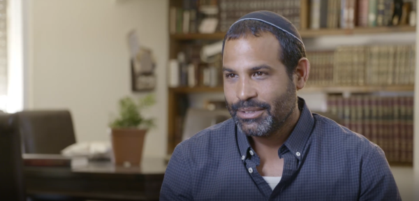 הצצה בלעדית: אודי דוידי חוזר למסך• צפו