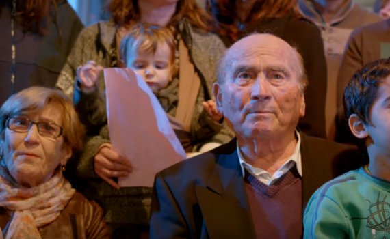 מרגש: 600 ניצולי שואה מבצעים יחד את השיר "חי"