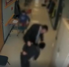 ברגע האחרון • צפו: מורה מציל ילד שנחנק מאוכל