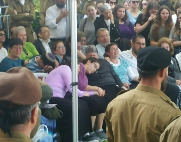 "מודים על כל יום, שבוע, חודש ושנה שהיינו איתך"