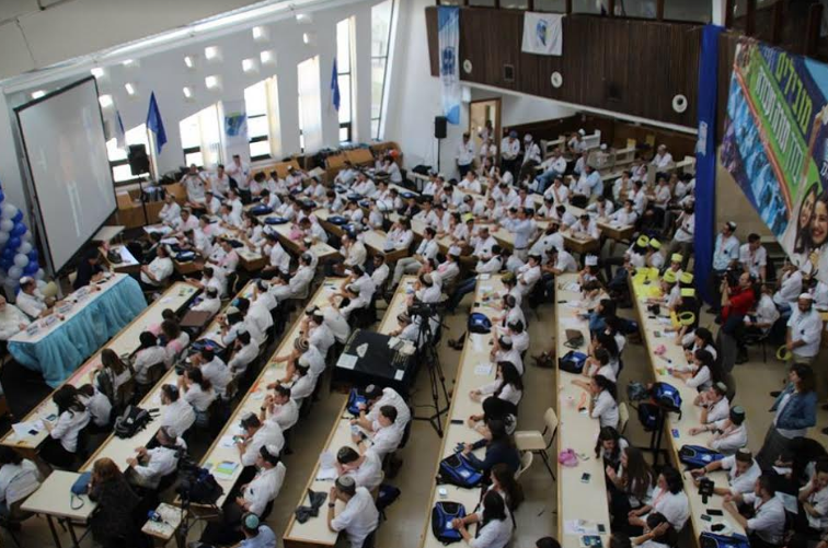 בני עקיבא החליטה: נטיעות בט"ו בשבט- בלי טלפון