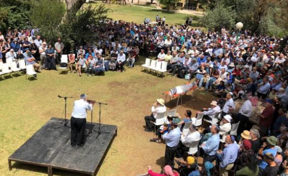 "בכפר עציון המתחדשת נפל היום שר וגדול בישראל"