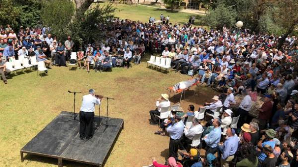 "בכפר עציון המתחדשת נפל היום שר וגדול בישראל"