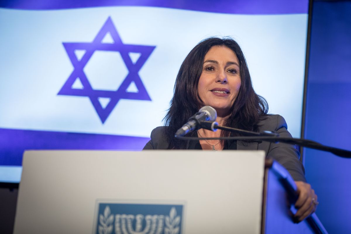 רגב על הפסל בדמותה: "הצבתי מראה בלב האומה"