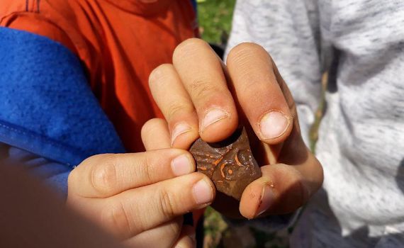 תלמידים גילו בשומרון נרות חרס מתקופת התלמוד