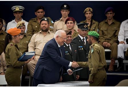 צפו: הנשיא ריבלין יוצא לעשות מילואים