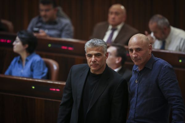 מחלוקת ביש עתיד: בעד או נגד להדיח את זועבי?