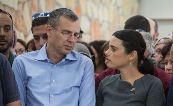 התרגיל של לוין ושקד: יתמכו בהצעת חוק דומה ויעקפו את בג"ץ