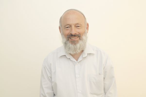 "כמה סמלי שהרב קנוהל נפטר ביום העצמאות"