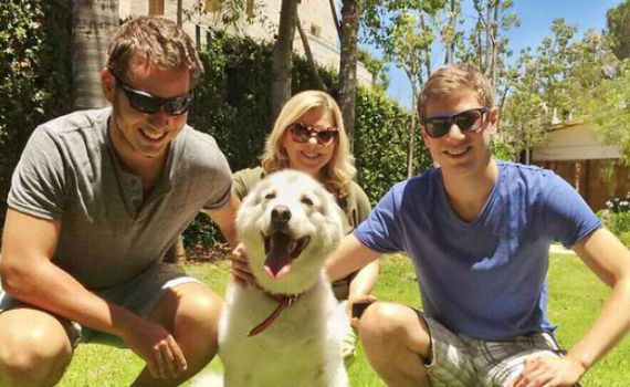 מוגזם? משפחת נתניהו הקימה מצבה לכלבה קאיה