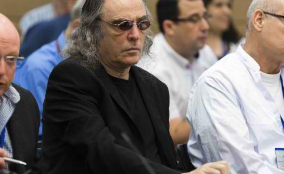 עובר לשיקום: צביקה פיק משתחרר מבית החולים