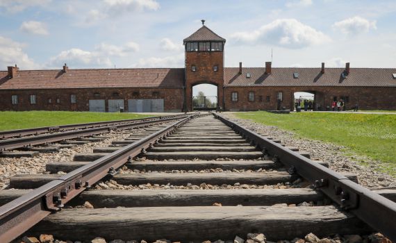 מוזיאון אושוויץ: איבדנו אלפי עוקבים בטוויטר