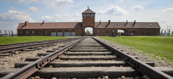 מוזיאון אושוויץ: איבדנו אלפי עוקבים בטוויטר