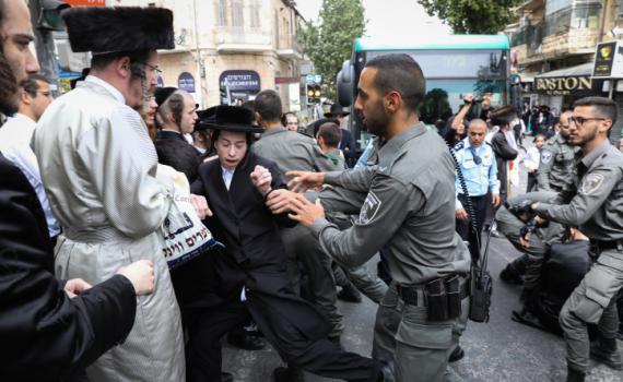 מחאות אלימות בירושלים: חסימות כבישים ומצעד 'הפלג'