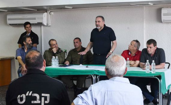 ליברמן: "לצלף מגיע צל"ש- לצלם טר"ש"