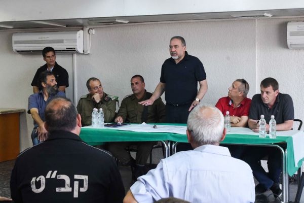 ליברמן: "לצלף מגיע צל"ש- לצלם טר"ש"