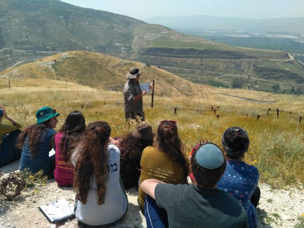 שם הרי גולן: תלמידי מכללת הרצוג בסיור חינוכי