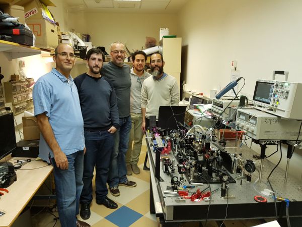 באיחוד האירופי חוקרים עם הלייזר של מכון לב