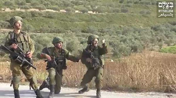 החדש של בצלם: לוחם שמח לאחר שפגע במחבל. צפו