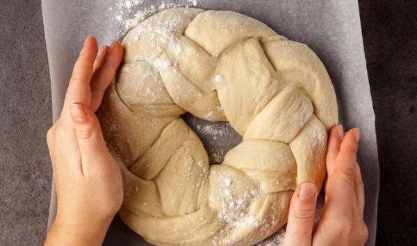 סגולה מיוחדת לשבת: מתכון לחלה בצורת מפתח
