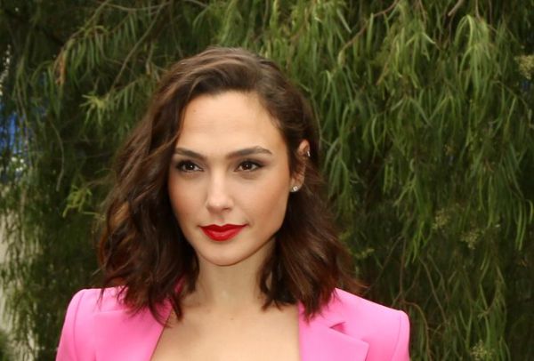 מרגש: גל גדות במחווה לסבא שלה שניצל מאושוויץ