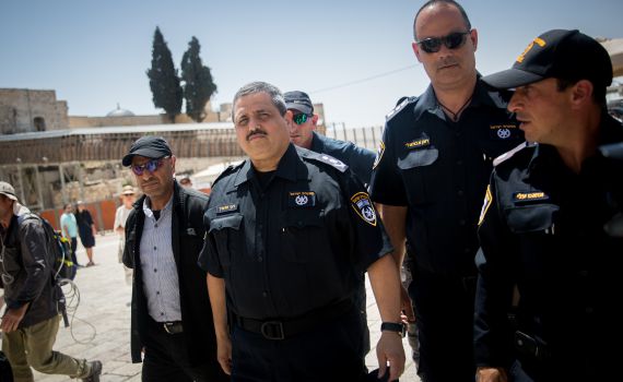 אלשיך יוצא להגנת השוטר: "ההפגנה הייתה אלימה"